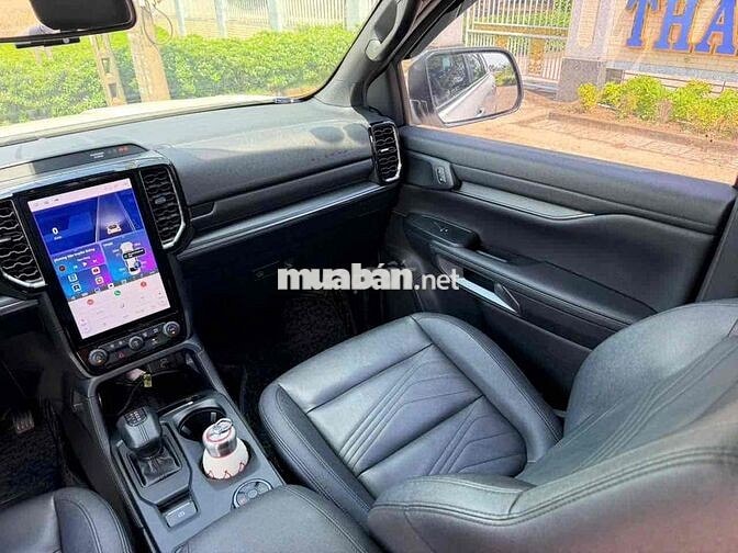 Ford Everest Titanium 4x4 2023 bao đẹp