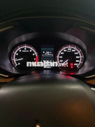 Mitsubishi Xpander 7 chỗ Tự động Trắng