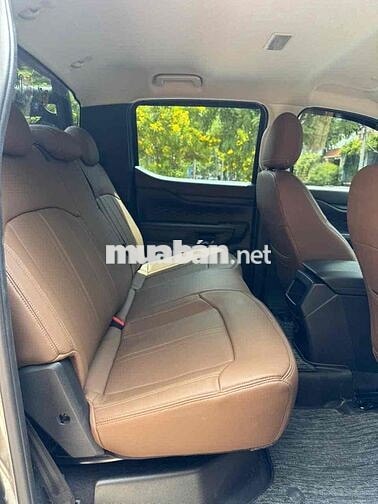 Ford Ranger XLS AT 2025 Xám lên nhiều phụ kiện