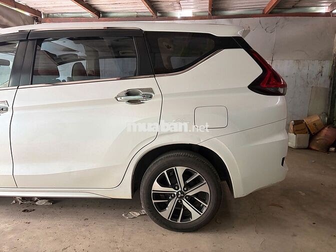 Mitsubishi Xpander 7 chỗ Tự động Trắng