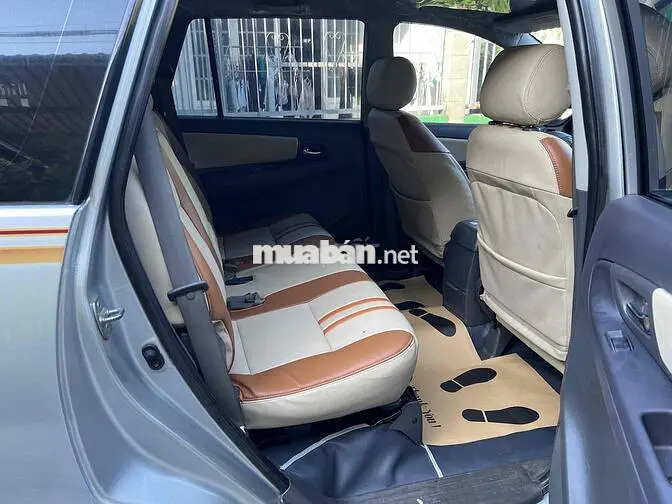 Innova E 2012 không taxi không lỗi