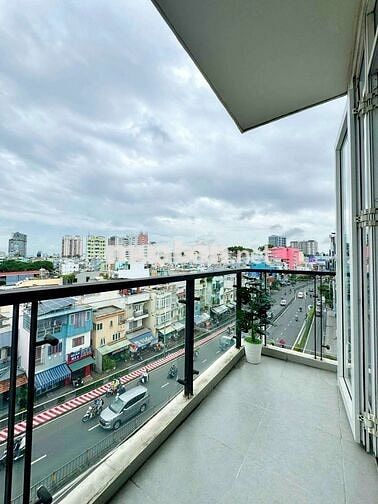 Cho thuê Studio - ban công, Full nội thất, đường Nguyễn Văn Cừ Quận 5