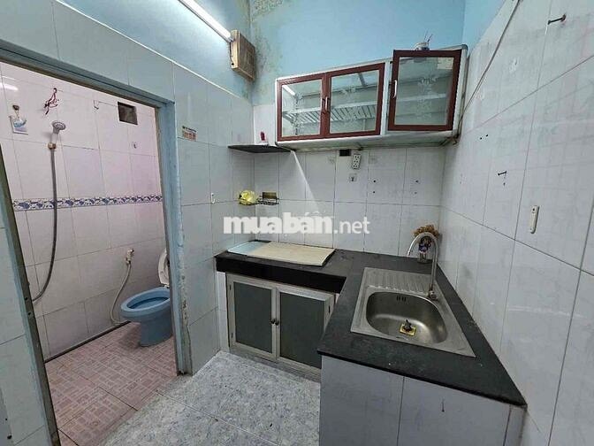 Sát bên Gò Vấp- Tân Bình. nhà nhỏ đủ công năng-