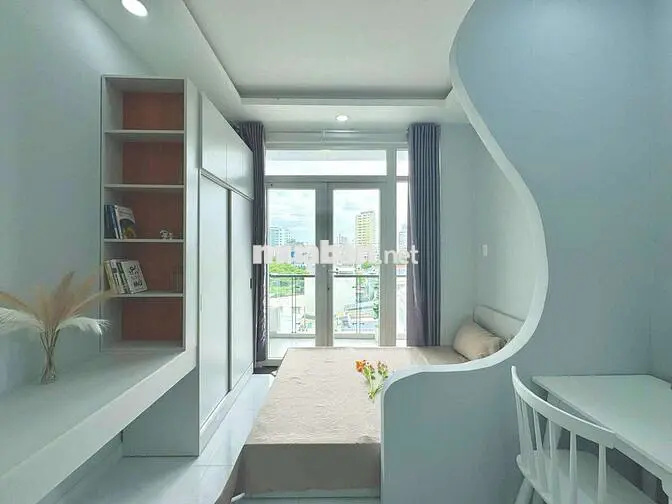 Cho thuê Studio - ban công, Full nội thất, đường Nguyễn Văn Cừ Quận 5