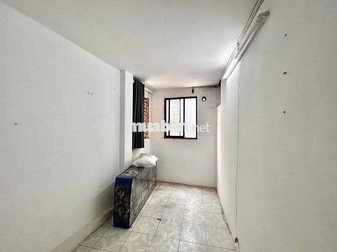 NHÀ NGUYÊN CĂN 3 LẦU 3PN3WC CÓ SÂN THƯỢNG NGAY CHỢ HOÀ BÌNH Q5