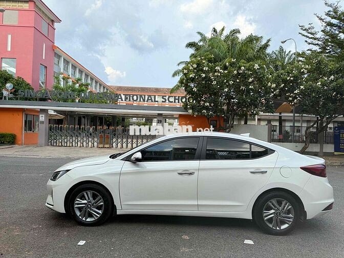 Hyundai Elantra 2021 1.6 AT Trắng Tự động
