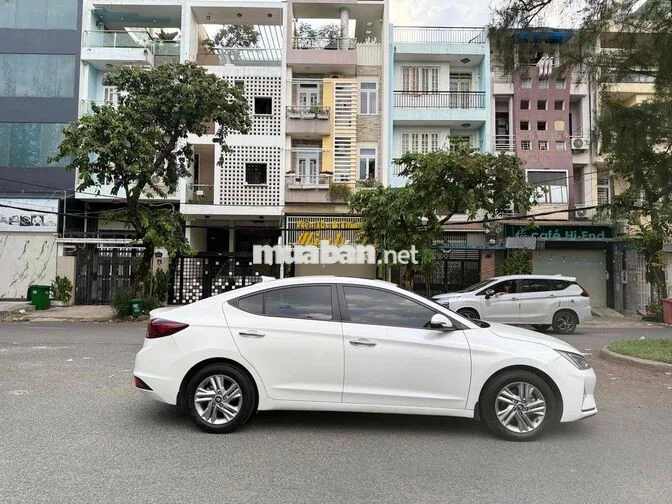 Hyundai Elantra 2021 1.6 AT Trắng Tự động