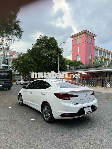 Hyundai Elantra 2021 1.6 AT Trắng Tự động