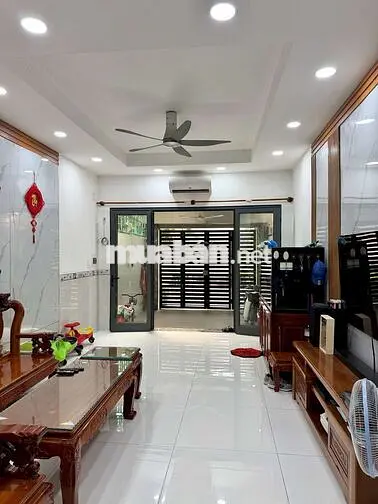 Nhà MT KDC Tên Lửa yên tĩnh, 4x20m, 4 tầng, công viên, nhà đẹp ở ngay