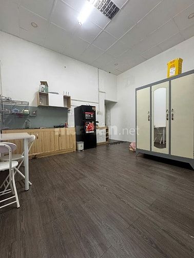 Cho Thuê Căn Hộ 2 PN BẾP RIÊNG WC RIÊNG.ban công full NT ở Tân Bình