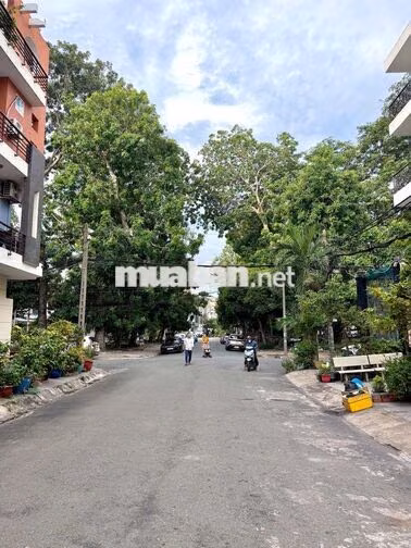 Nhà MT KDC Tên Lửa yên tĩnh, 4x20m, 4 tầng, công viên, nhà đẹp ở ngay