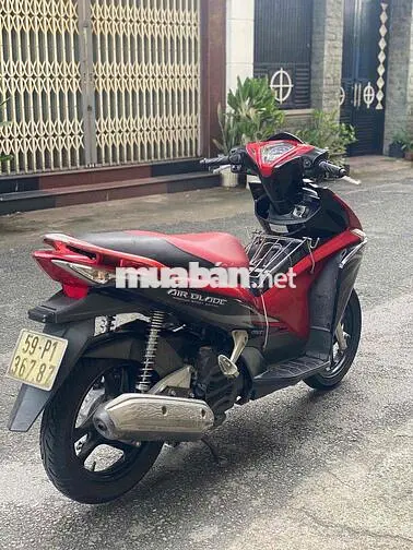 Honda Air Blade 2011 Đỏ đen. chính chủ ký
