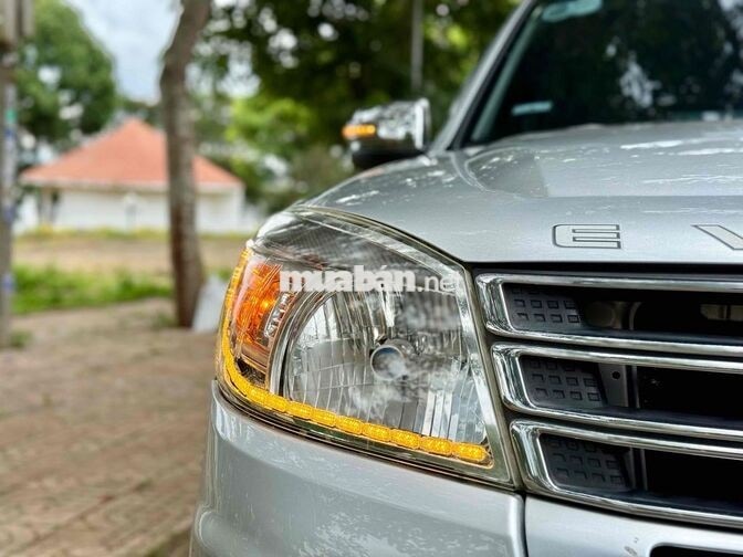 Ford Everest 2013 Số tu động Bạc 7 chỗ