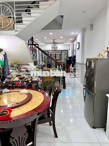 Nhà MT KDC Tên Lửa yên tĩnh, 4x20m, 4 tầng, công viên, nhà đẹp ở ngay