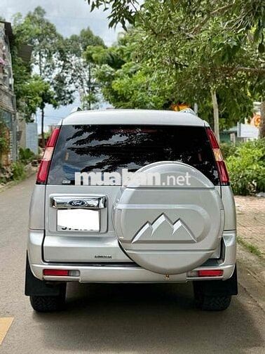 Ford Everest 2013 Số tu động Bạc 7 chỗ