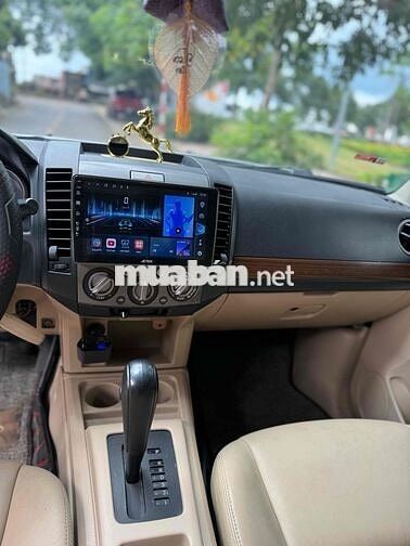 Ford Everest 2013 Số tu động Bạc 7 chỗ