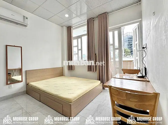 Balcony mặt tiền Trần Quang Khải Q.1 cầu Bông hầm xe thang máy bảo vệ