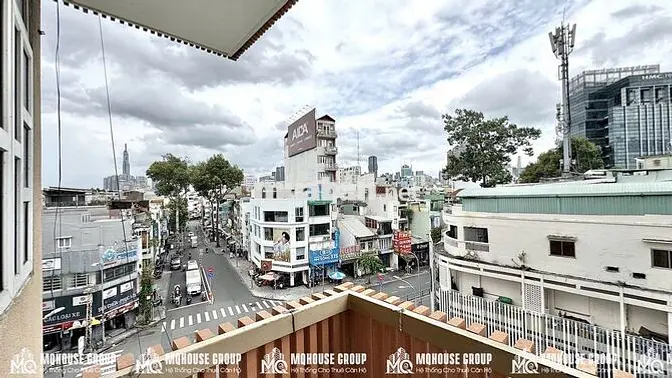 Balcony mặt tiền Trần Quang Khải Q.1 cầu Bông hầm xe thang máy bảo vệ