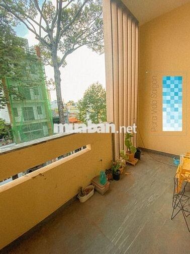 Studio ban công 40m mặt tiền Trần Quang Khải Tân Định Quận 1 thang máy