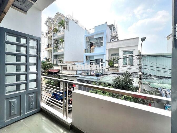 PHÒNG GÁC BAN CÔNG SIÊU THOÁNG GẦN NGÃ TƯ BỐN XÃ_VĂN HIẾN_ĐẦM SEN