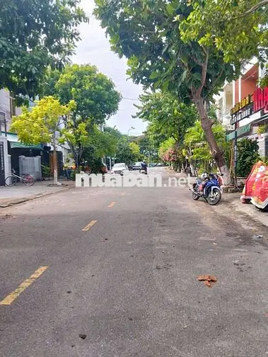 Cho thuê 2 mặt tiền Nguyễn Kim - Đoàn Nguyên Tuấn 
+ Diện tích: 165m2