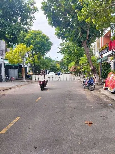 Cho thuê 2 mặt tiền Nguyễn Kim - Đoàn Nguyên Tuấn 
+ Diện tích: 165m2