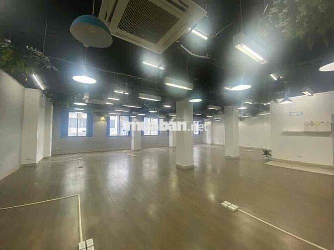 CHO THUÊ TÒA VĂN PHÒNG 2 MẶT TIỀN CỘNG HOÀ DT 8M X 20M 10 TẦNG NỒI, TÂ