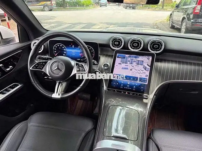 .GLC200 4Matic sx 2024 trắng/đen odo 3v5km