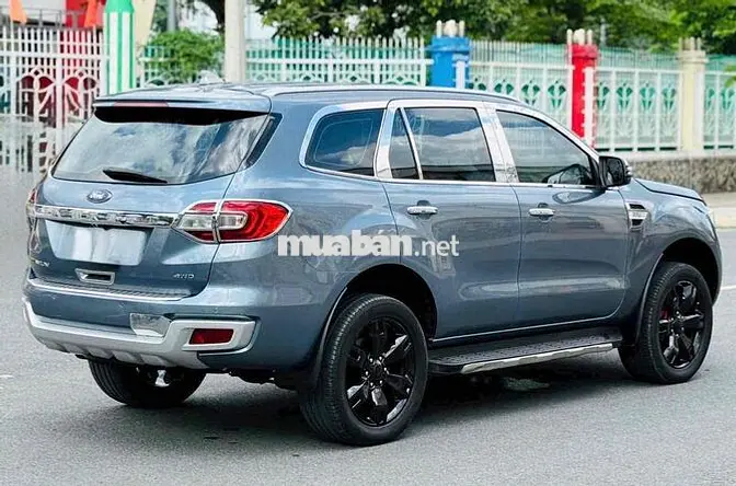 Ford Everest Titanium 2016 1 cầu Xám