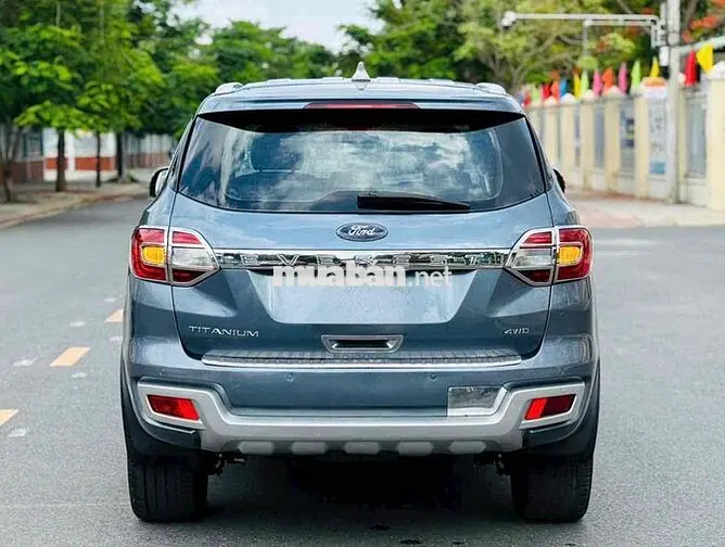 Ford Everest Titanium 2016 1 cầu Xám