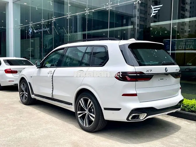 BMW X7 xDrive40i M Sport 2024 Trắng Tự động 7 chỗ