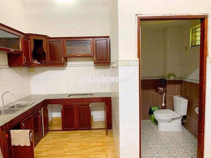 Nhà mới 2 phòng hẻm oôt Hoàng Quốc Việt