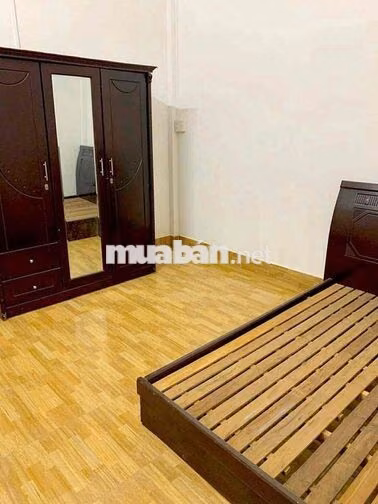 Nhà mới 2 phòng hẻm oôt Hoàng Quốc Việt