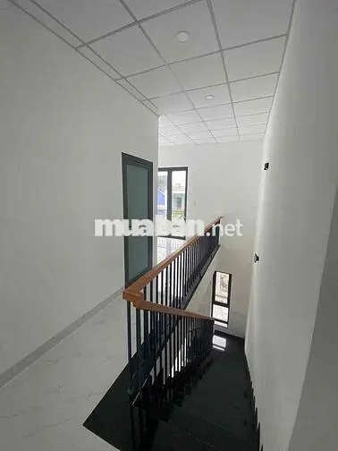 Nhà hẻm xe tải vừa xây xong mới tinh 6x18,5m 1 trệt 1 lầu,