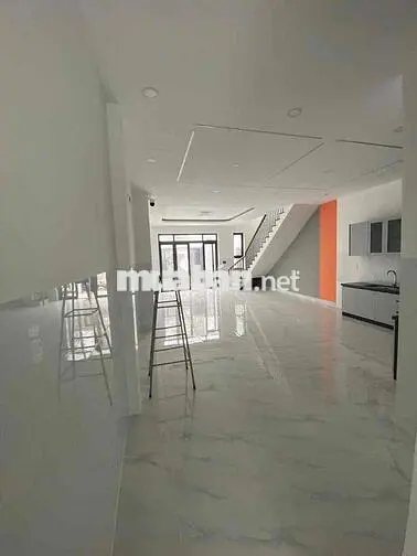 Nhà hẻm xe tải vừa xây xong mới tinh 6x18,5m 1 trệt 1 lầu,