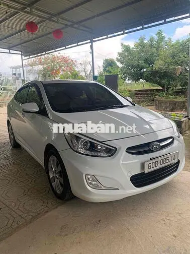 Hyundai Accent Blue 2015 Số tự động Trắng