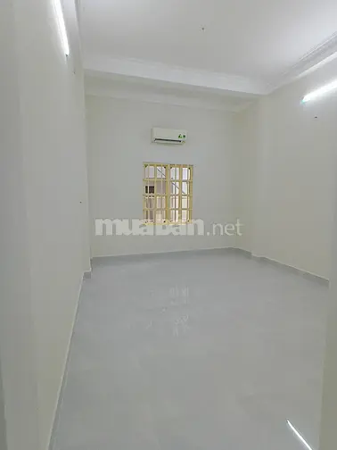Cho thuê nhà 3 tầng ngay cổng chợ Hạnh Thông Tây có vỉa hè, 4x17, 4PN 