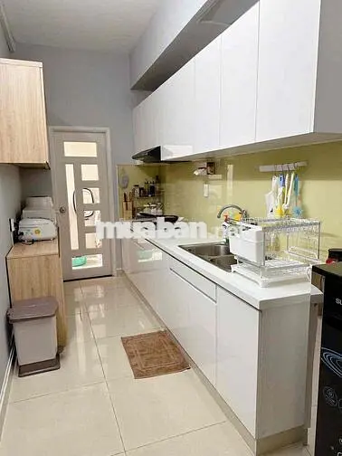 căn 2PN có nội thất đầy đủ giá "hiếm" 10,5 triệu, CC Topaz City, quận8