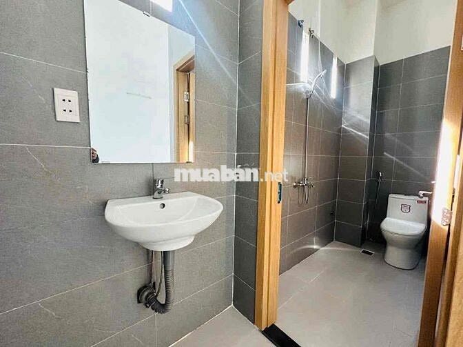 NHÀ ĐẸP SAT PHẠM VĂN ĐỒNG, 5PN,4WC