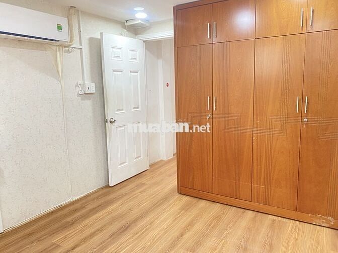 Nhà Nguyên Căn Đường Bến Vân Đồn - 2PN 1WC - 3x16m - Sẵn Máy Lạnh