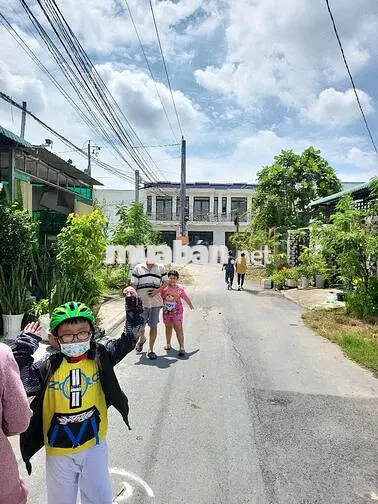 A guột gởi bán 1 nền đất thổ mặt tiền đường nhựa