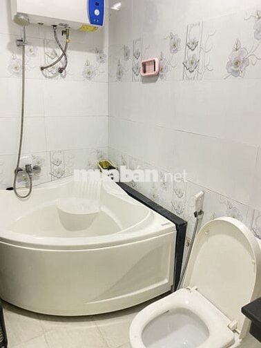 Nhà Nguyên Căn Đường Bến Vân Đồn - 2PN 1WC - 3x16m - Sẵn Máy Lạnh