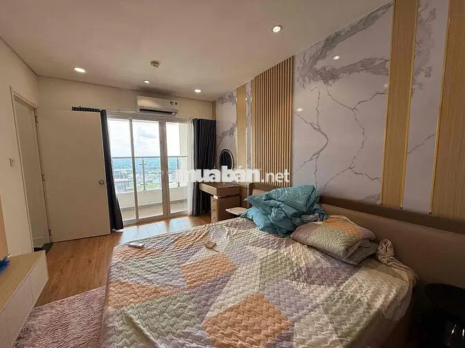 Cho thuê Penhouse 2 tầng Dragon Hill 2 nội thất cao cấp 3 Phòng ngủ