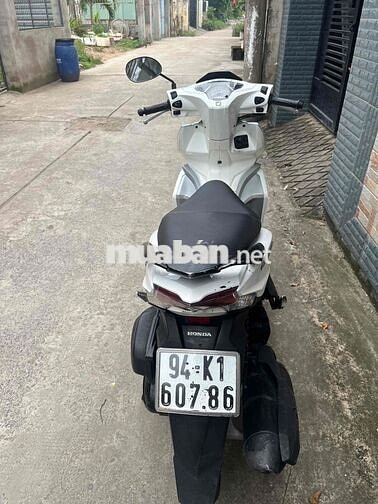 Cần bán xe Honda Air Blade Trắng