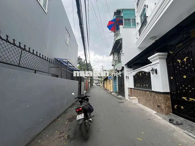 NHÀ 2 TẦNG ĐÚC CỨNG CÁP Ở NGAY - 4,3m x 17m, 3 PN GẦN PHAN VĂN TRỊ