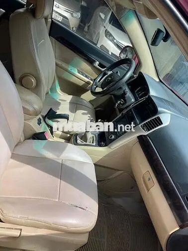 Chevrolet Captiva màu Đỏ