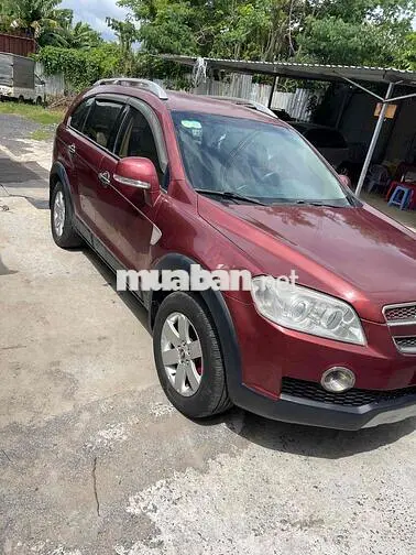 Chevrolet Captiva màu Đỏ