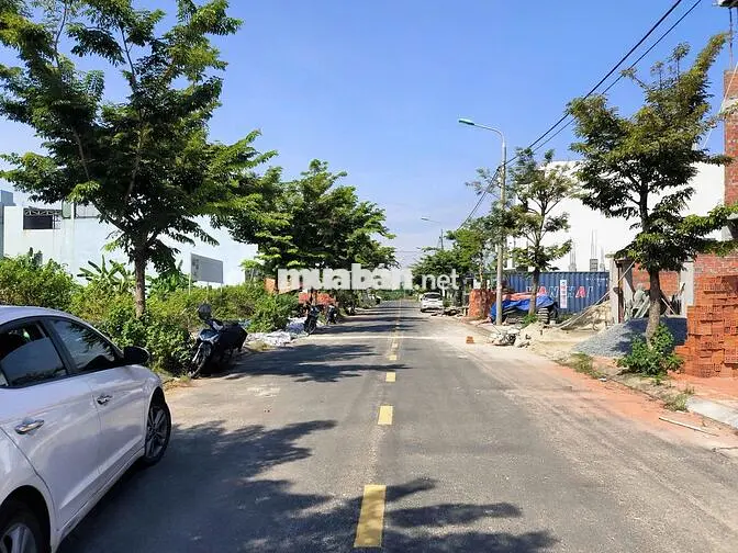 Chính Chủ Chú Sơn Bán Đất Nam Hòa Xuân Đầm Sen B2.137 Giá Chốt 4.1 Tỷ