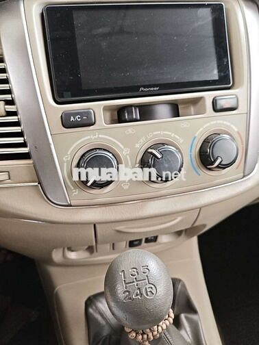 Toyota Innova E 2014 Số sàn Bạc