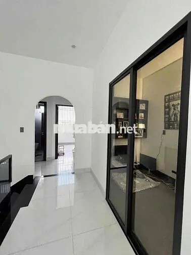 nhà xây để ở dùng nội thất chất lượng cao 3 tầng